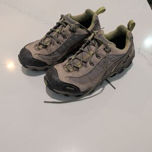 Oboz Women's Hiking Shoes in Olive Gray Size 9